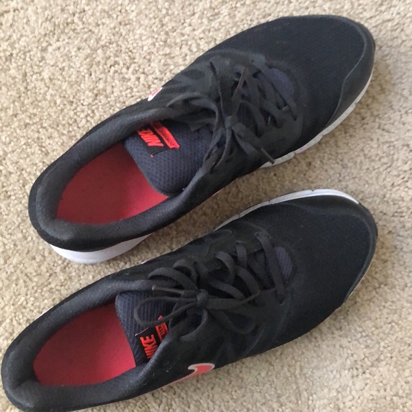 NIKE | Women’s Sneakers Black White Gray Pink | Size 10.5 - Picture 4 of 4